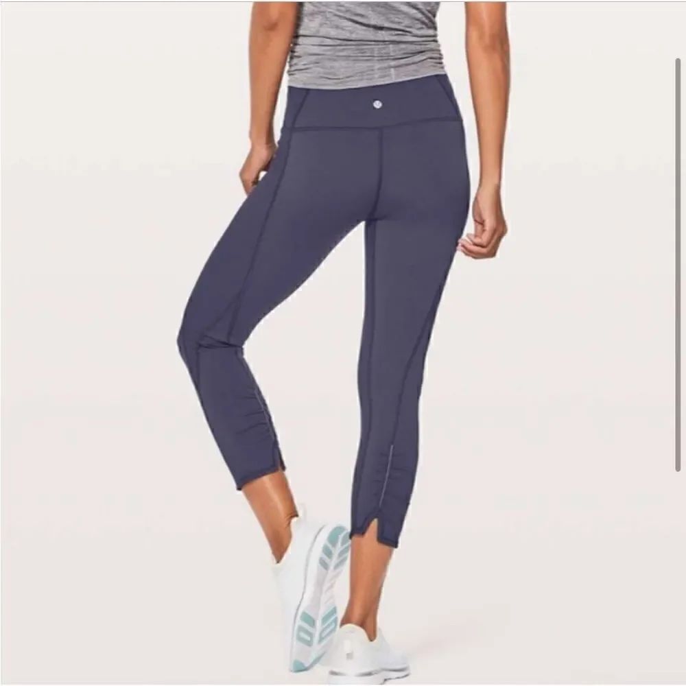 LululemonโOnโYourโMarkโCropโLeggingโNavyโBlue